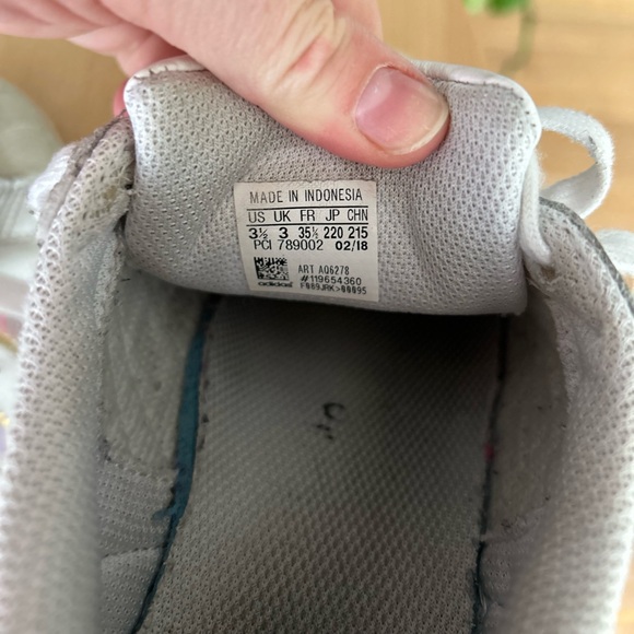 Adidas Superstar White Iridescent sneakers Sz 3 1/2 - Picture 5 of 7